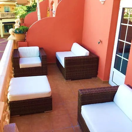 La Plaza Apartment *