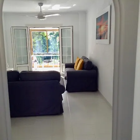La Plaza Apartment *